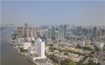龙筋培训学校的地理位置和交通便利性